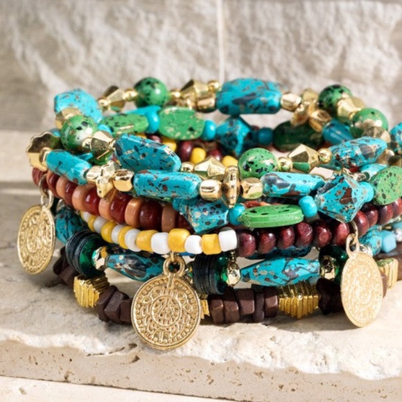 Jewelry - New multi color beaded braceket